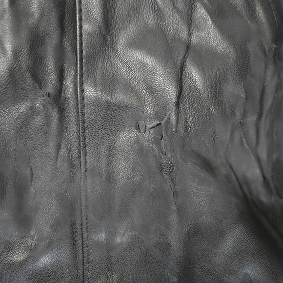 Bailey 44 Medium Black Faux Leather Metallic Crop Flare Hem Lupine Capri Pants - Picture 13 of 14